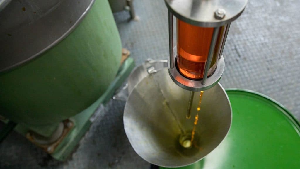 16x9 1000x500 distillation